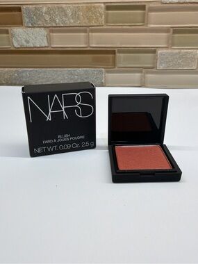 NARS Powder Blush in Coral Peach